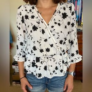 Sienna sky white with black flowers, three-quarter sleeve blouse